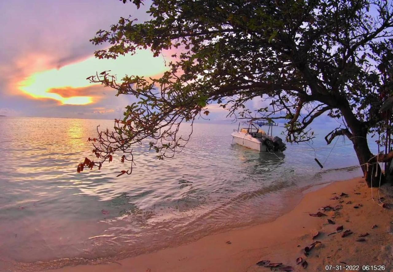 Santiri Island Resort Semporna Ngoại thất bức ảnh